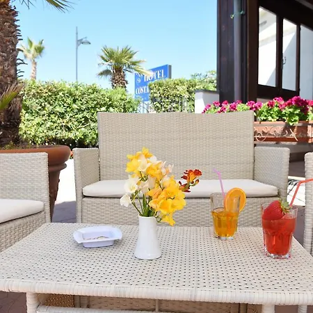 Hotel Costa D'Oro 3*